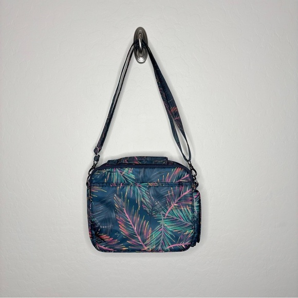 Lug Navigator Tropical Multicolor Palm Quilted Bag - Picture 7 of 10